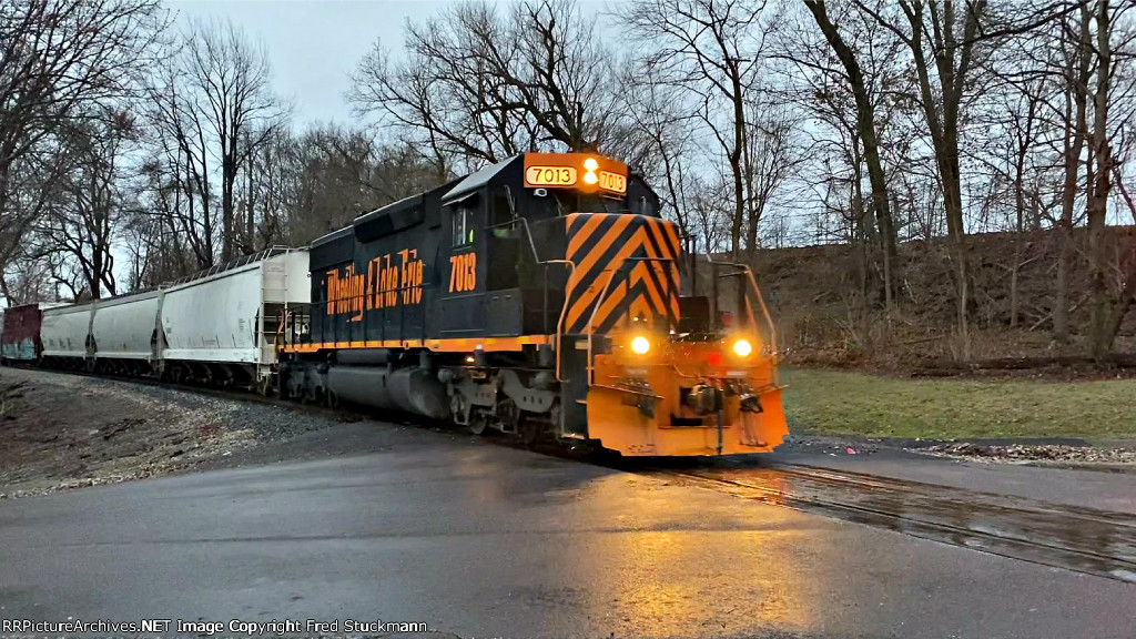 WE 7013 leads train 291 at North St.